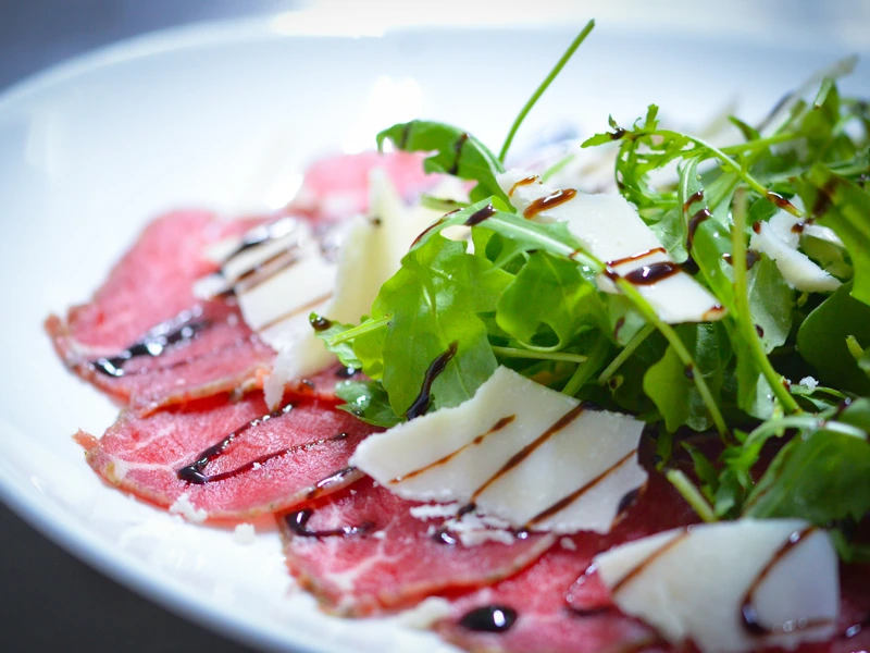 Carpaccio salad with red wine vinegar